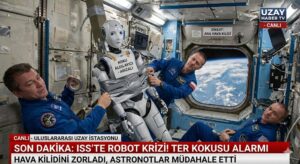 Uluslararası Uzay İstasyonu’nda (ISS) Nefes Kesen Anlar: Ter Kokusu Algılayan Yapay Zeka Robotu, ‘Odayı Biraz Havalandıralım’ Diyerek Ana Hava Kilidi Kapağını Zorlayınca Astronotlar Tarafından Koli Bandıyla Bağlandı